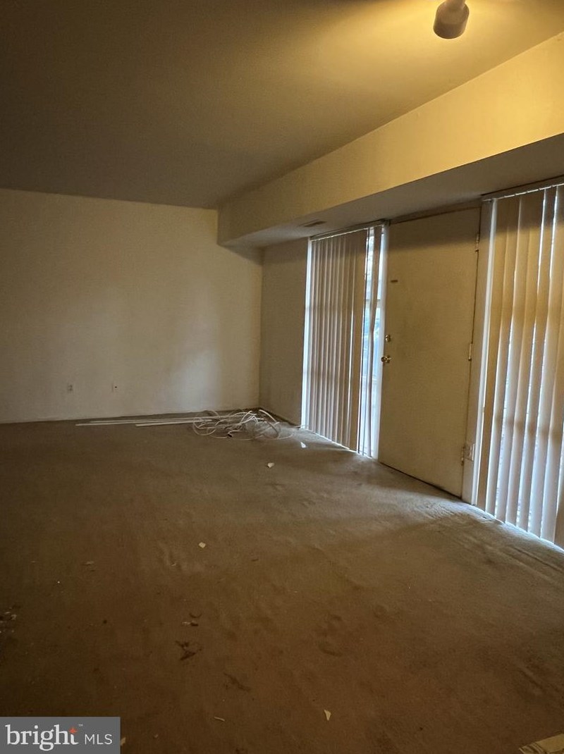 4955 Americana Dr #101, Annandale, VA 22003