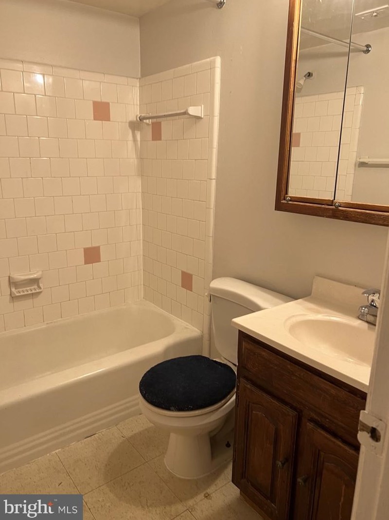 4365 Americana Dr #101, Annandale, VA 22003