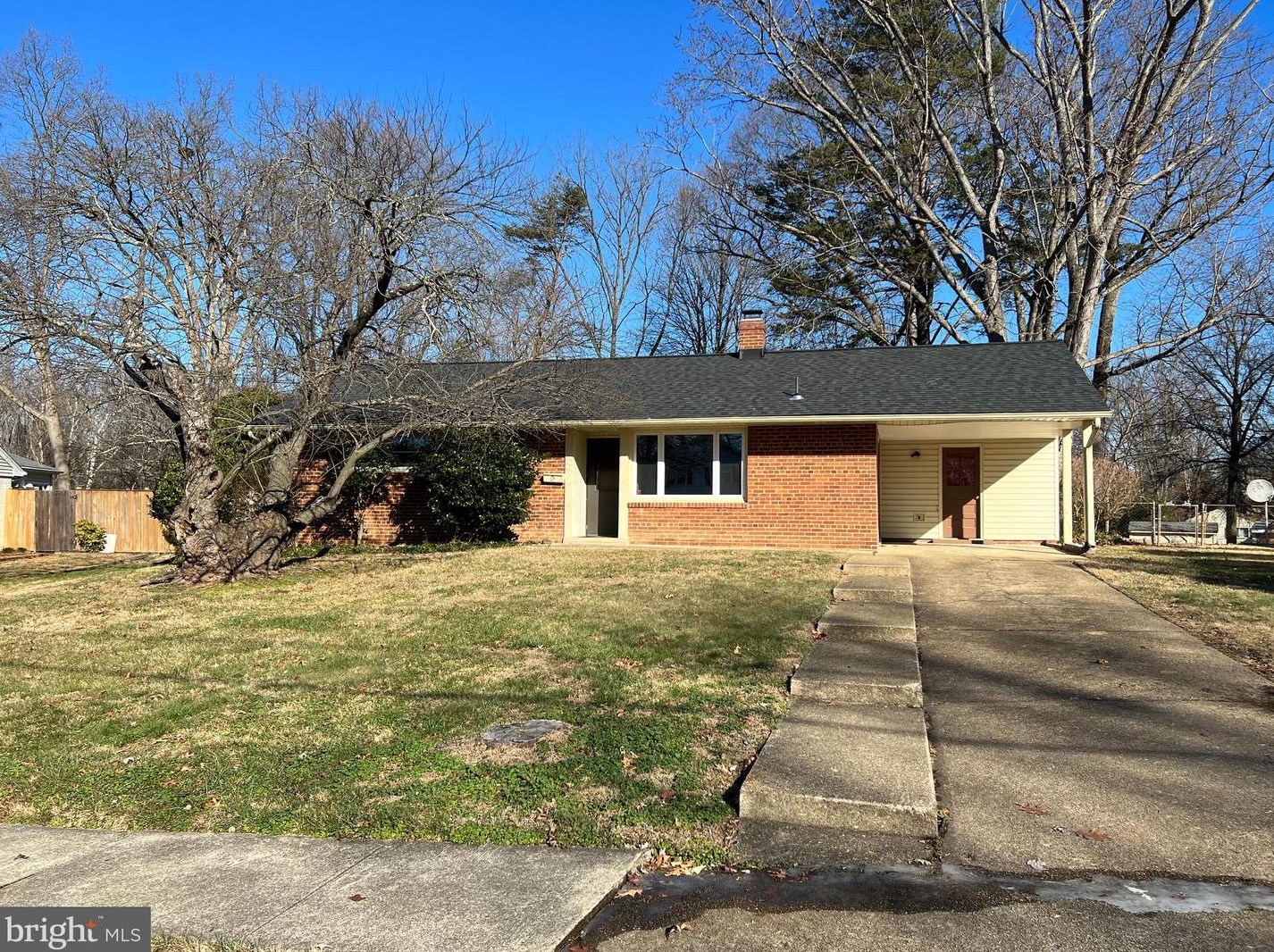 5938 Atteentee Rd, Springfield, VA 22150