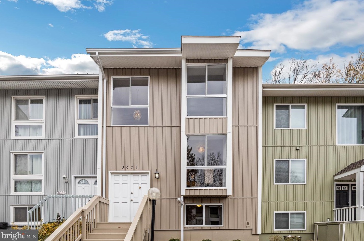 3023 Sugar Ln, Vienna, VA 22181-6060