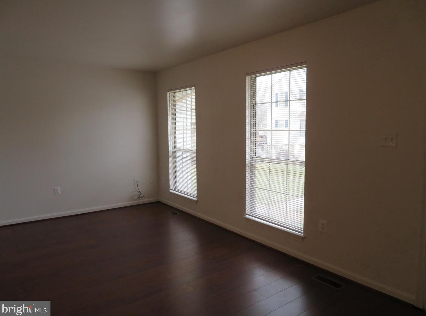 6938 Hovingham Ct, Centreville, VA 20121