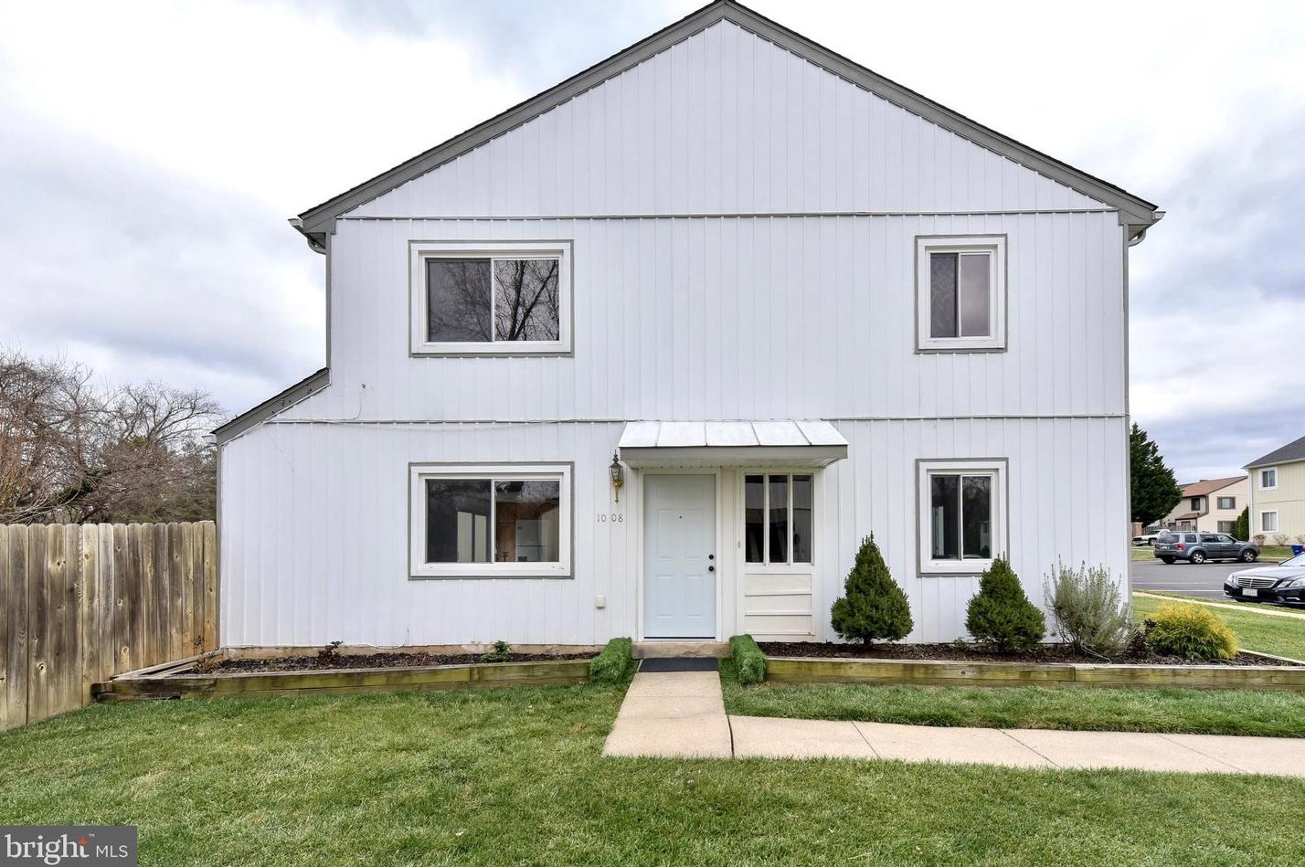 1008 Queens Ct, Herndon, VA 20170