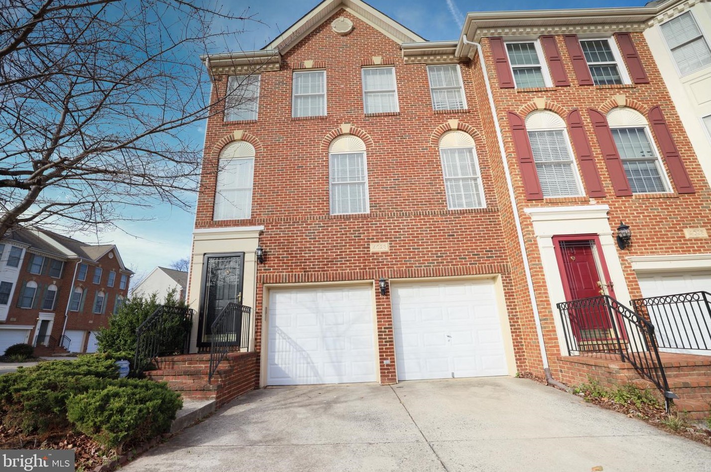 4023 Royal Lytham Dr, Fairfax, VA 22033