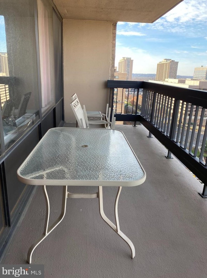 3705 S George Mason Dr Apt 2003s, Falls Church, VA