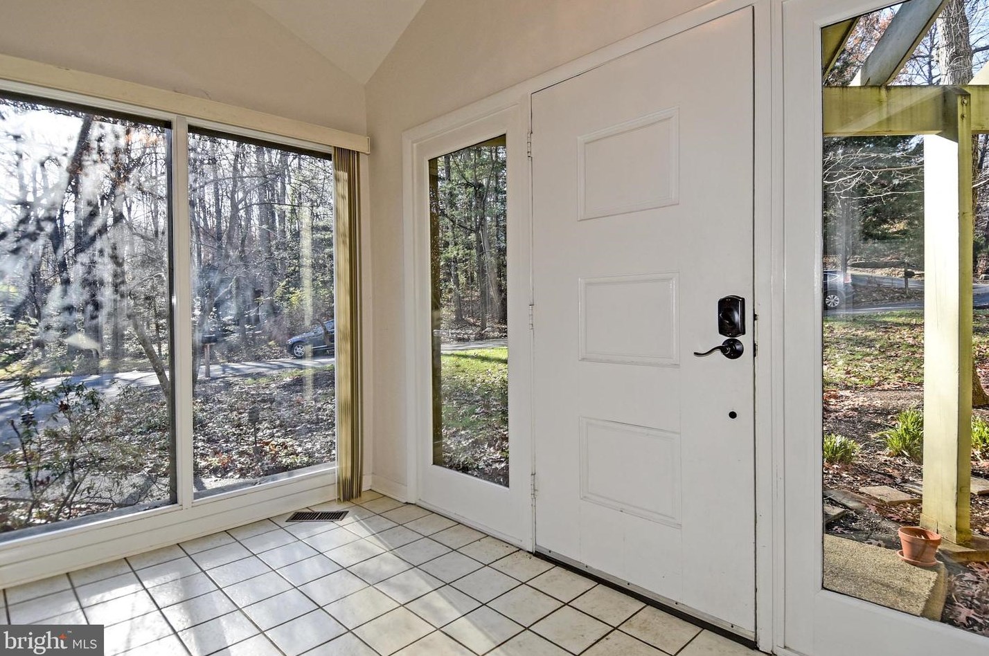 11290 Spyglass Cove Ln, Herndon, VA 20191