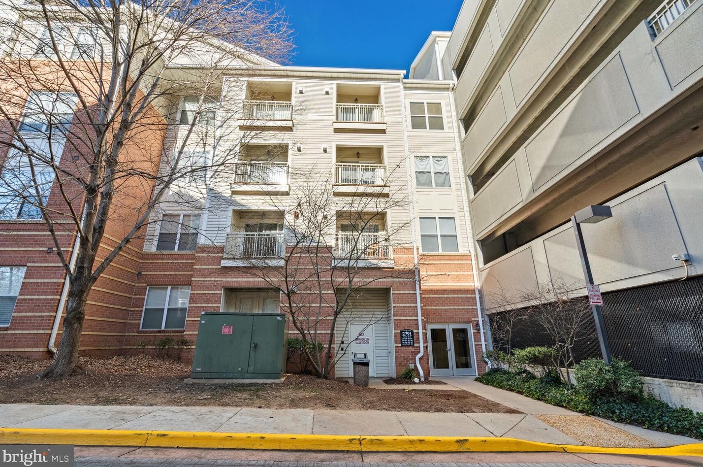 2791 Centerboro Dr, Vienna VA  22181-6189 exterior