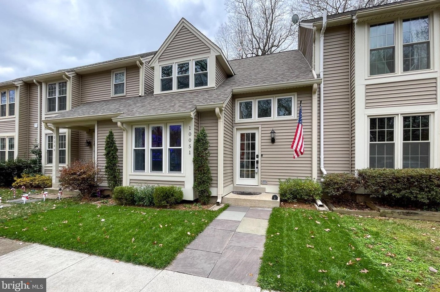 10051 Beacon Pond Ln, Springfield, VA 22015