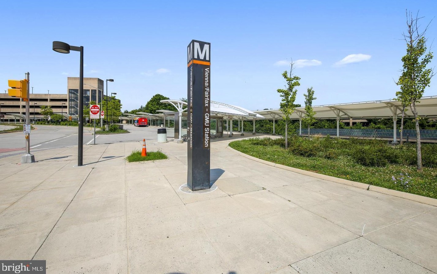 9480 Virginia Center Blvd, Vienna VA  22181-6150 exterior