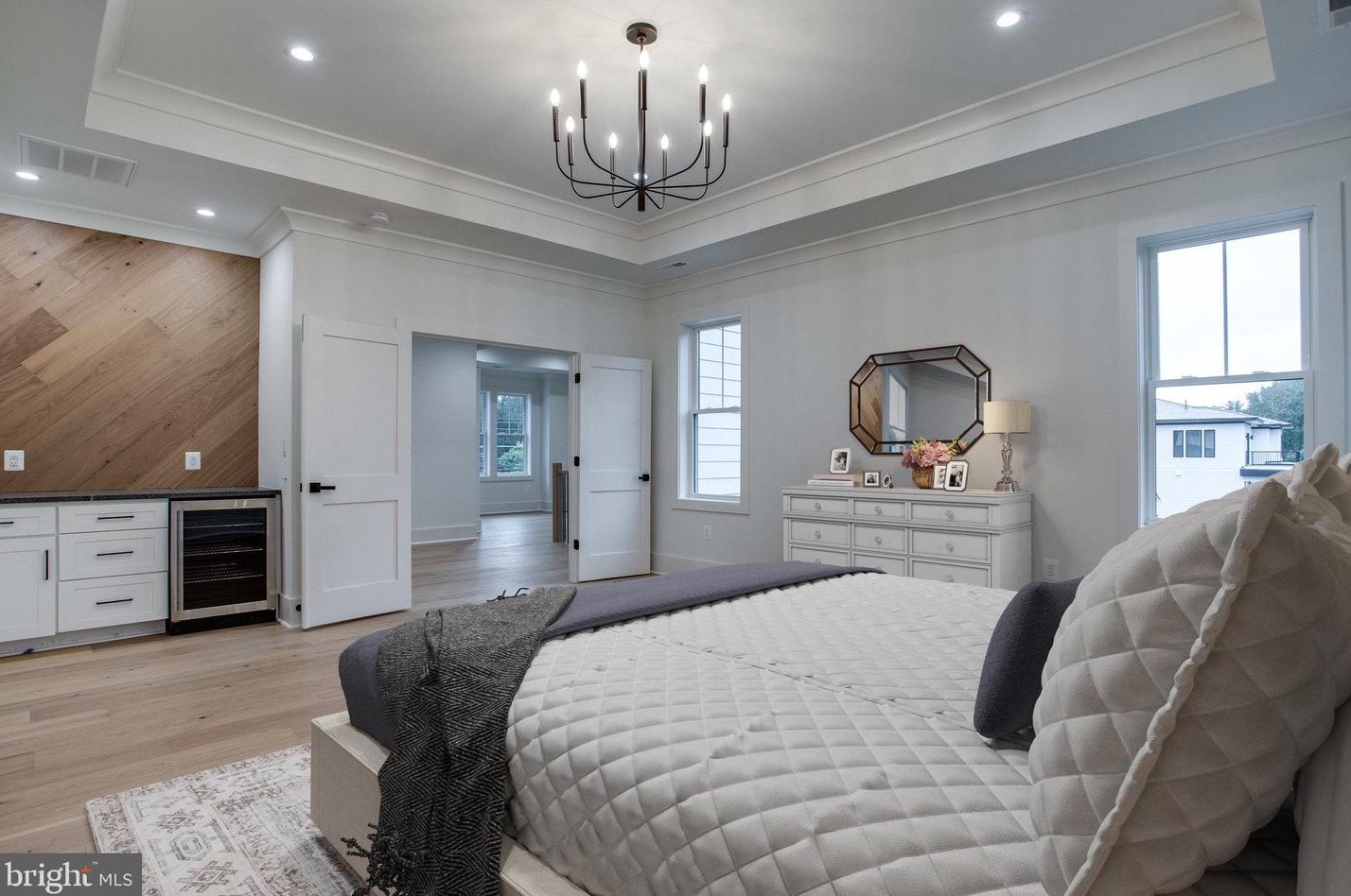 2517 Flint Hill Rd, Vienna VA 22181-5450 exterior