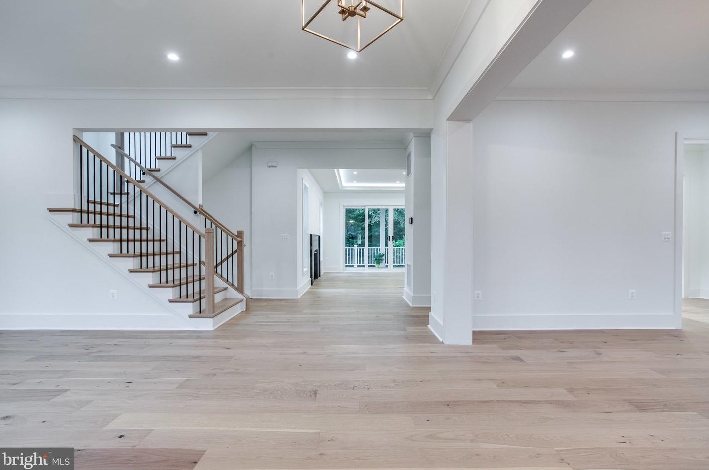 2517 Flint Hill Rd, Vienna VA 22181-5450 exterior