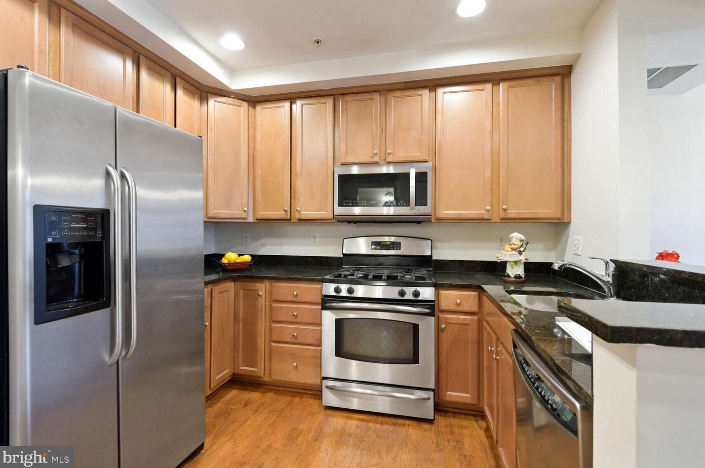 4677 Eggleston Ter, Fairfax VA  22030-6275 exterior