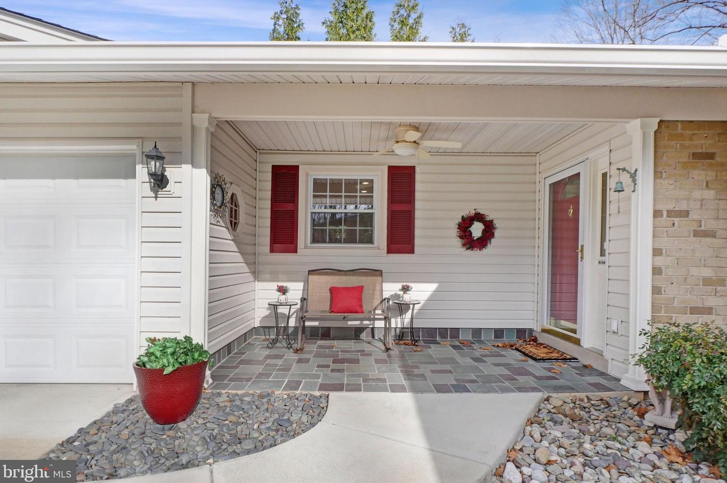 5215 Ashcroft Ct, Fairfax, VA 22032-2602