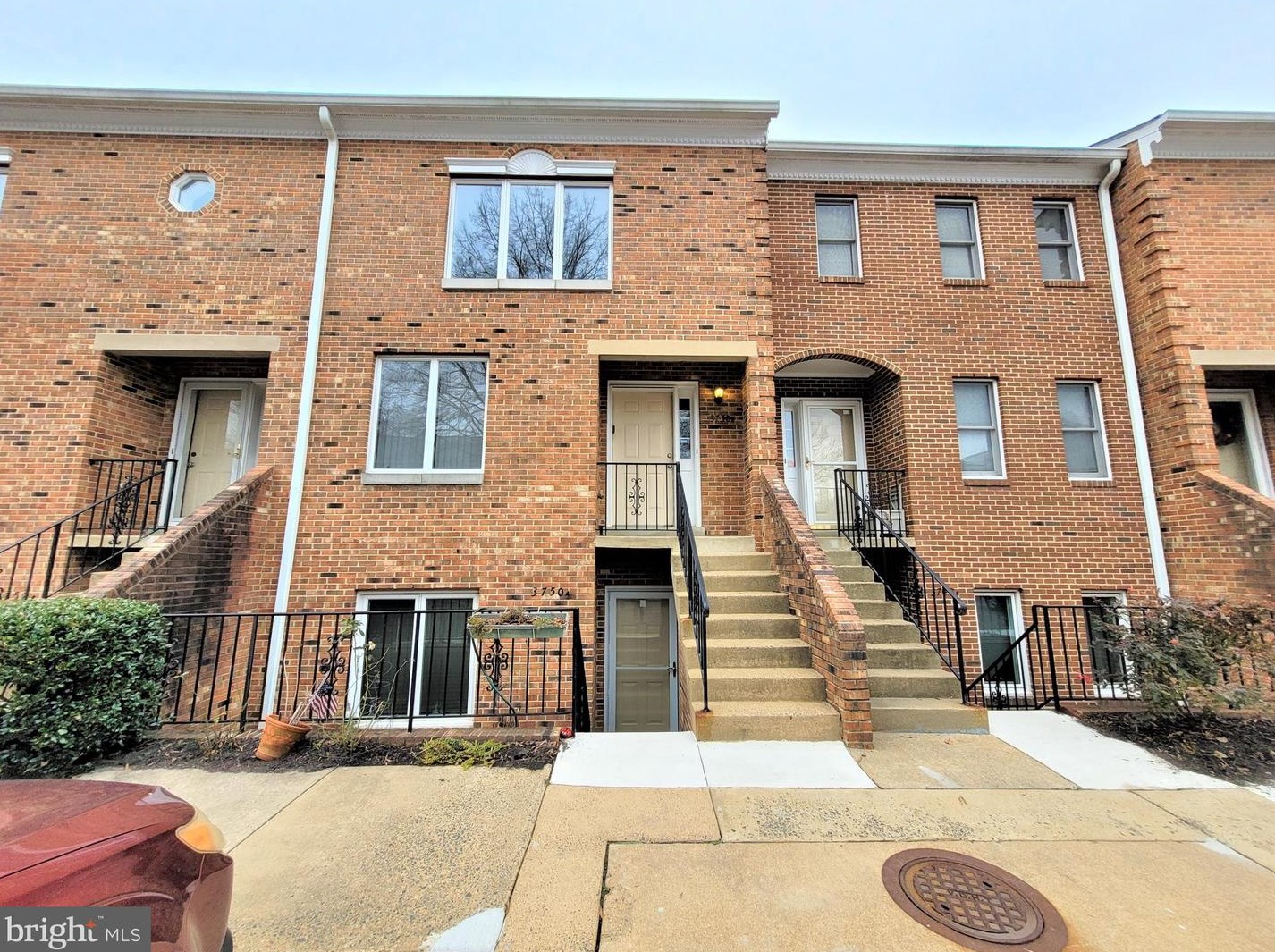 3750 Madison Ln #b, Falls Church, VA