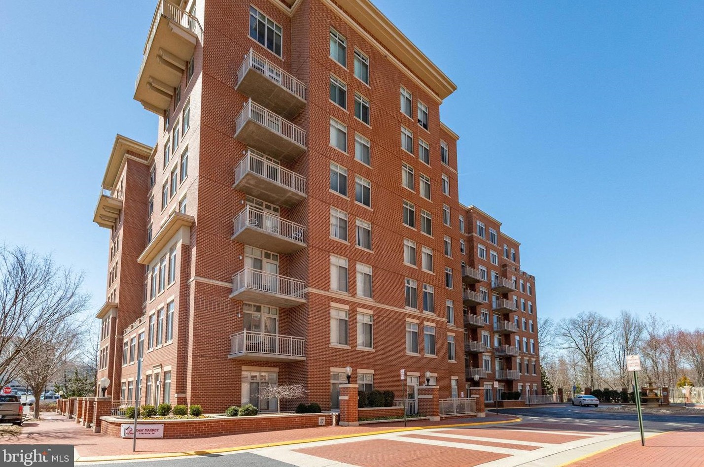 4490 Market Commons Dr #312, Fairfax, VA 22033