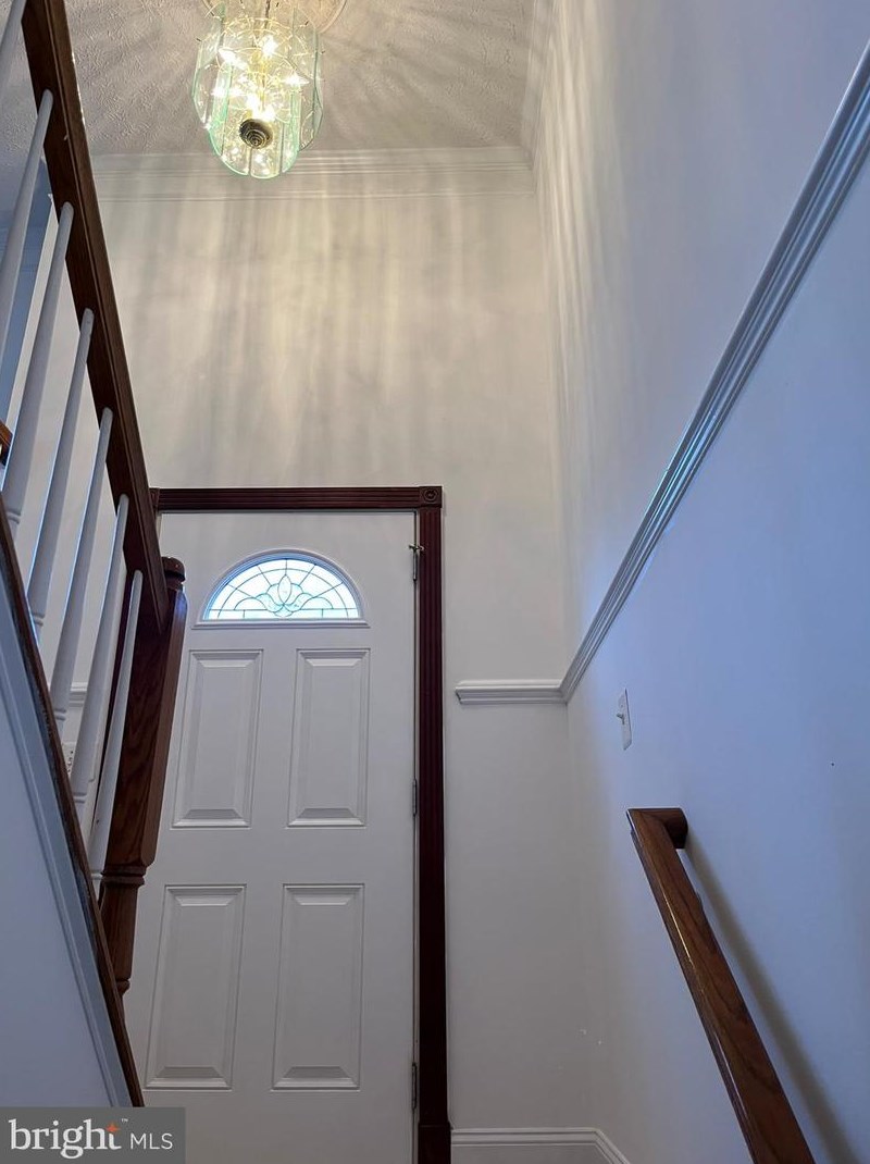 8462 Great Lake Ln, Springfield, VA 22153