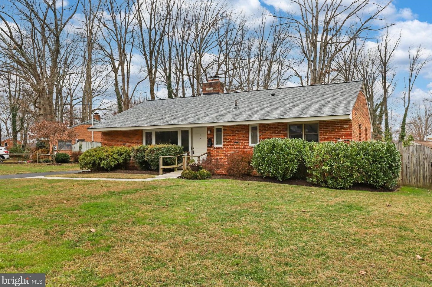 6406 Julian St, Springfield, VA 22150