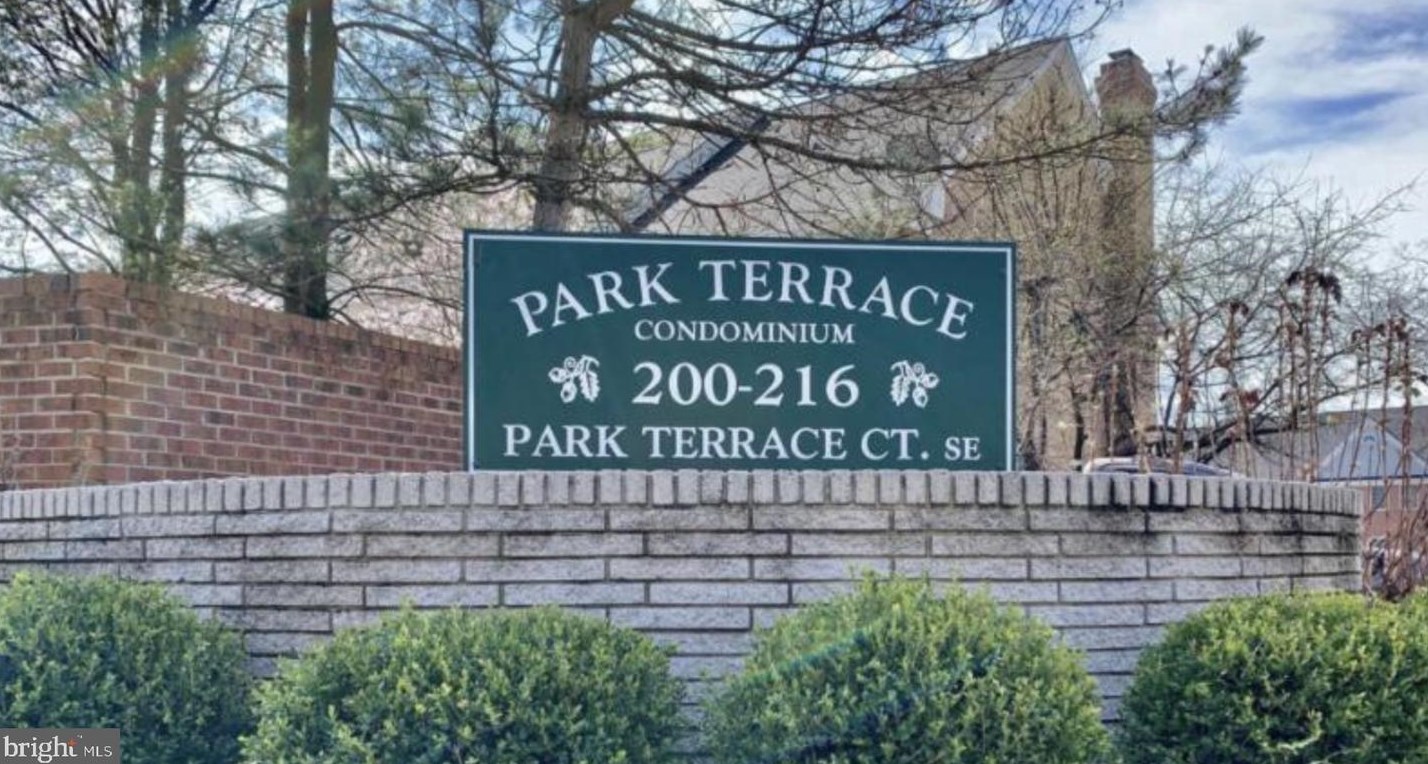 214 Park Terrace Ct Se #81, Vienna, VA 22180