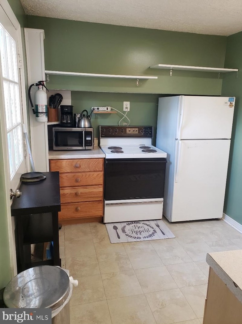 7794 Ballston Dr, Springfield, VA 22153