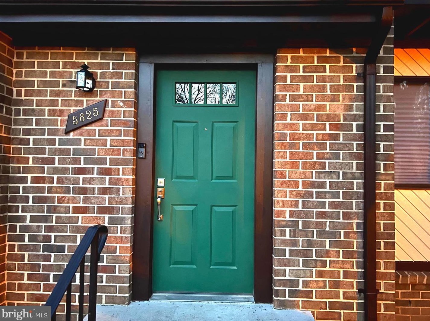 5825 Jacksons Oak Ct, Springfield, VA 22015