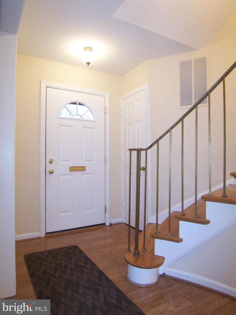 8345 Wickham Rd, Springfield, VA 22152