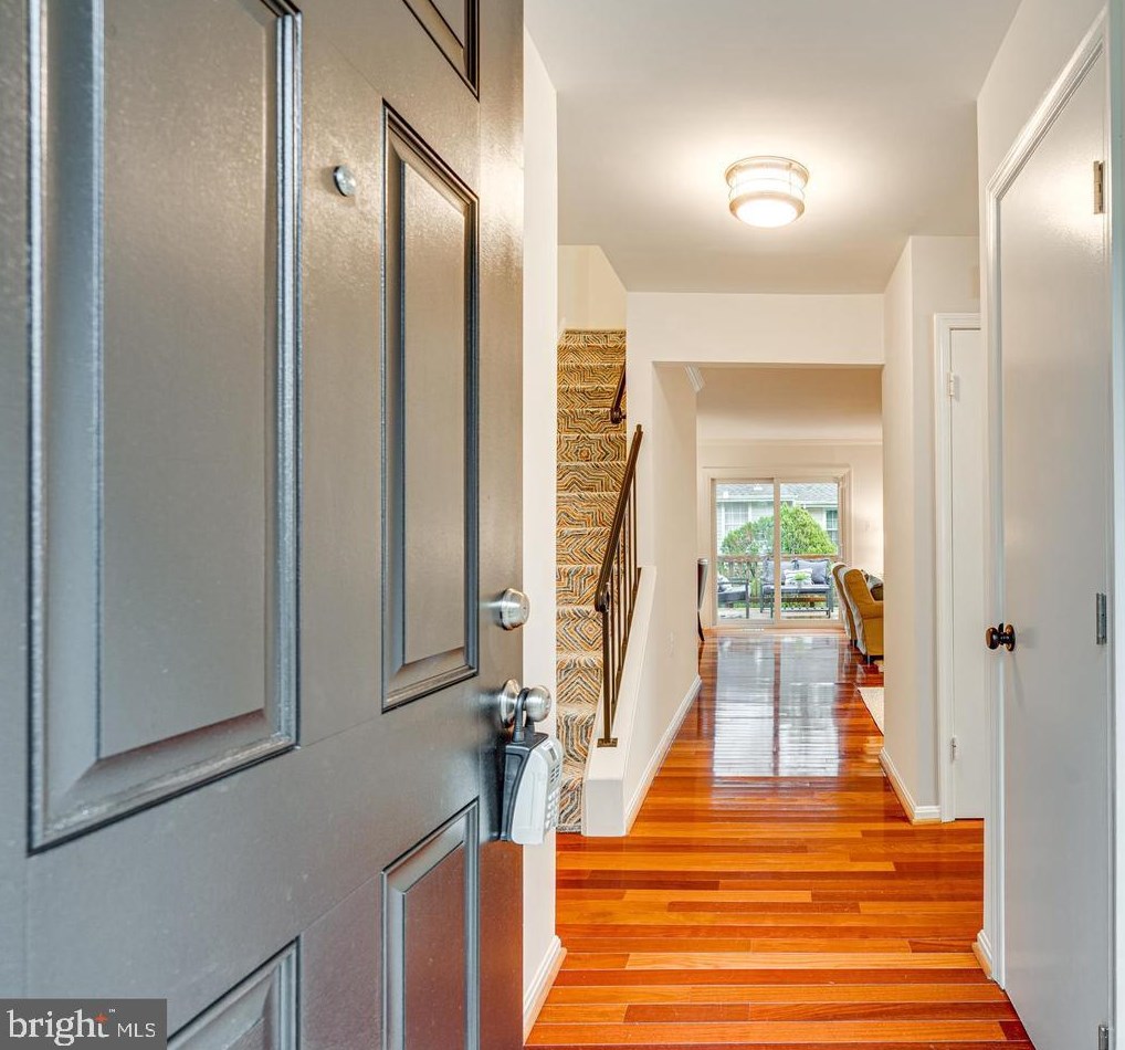 6142 Calico Pool Ln, Springfield, VA 22015