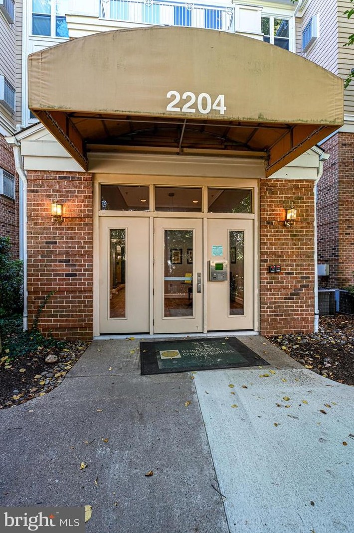 2204 Westcourt Ln Apt 105, Herndon, VA 20170