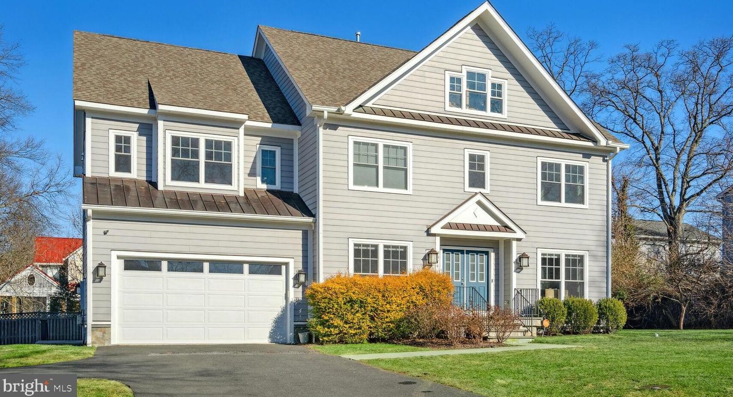 8374 1st Ave, Vienna, VA 22182