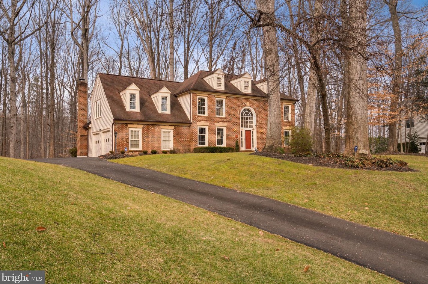 10111 View Point Ct, Fairfax, VA 22039-2978
