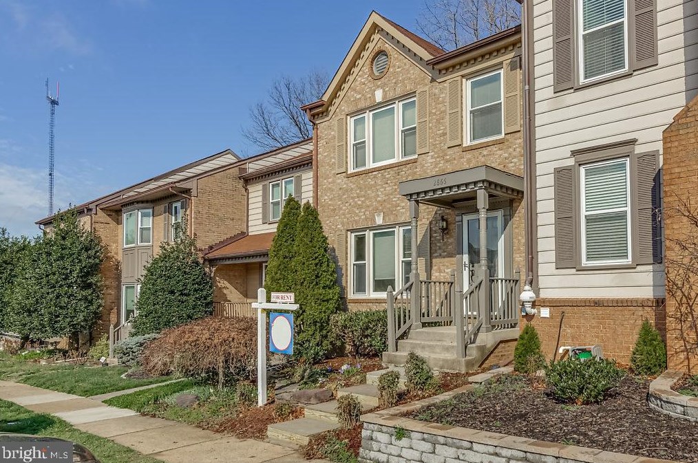 2866 Yarn Ct, Falls Church, VA 22042