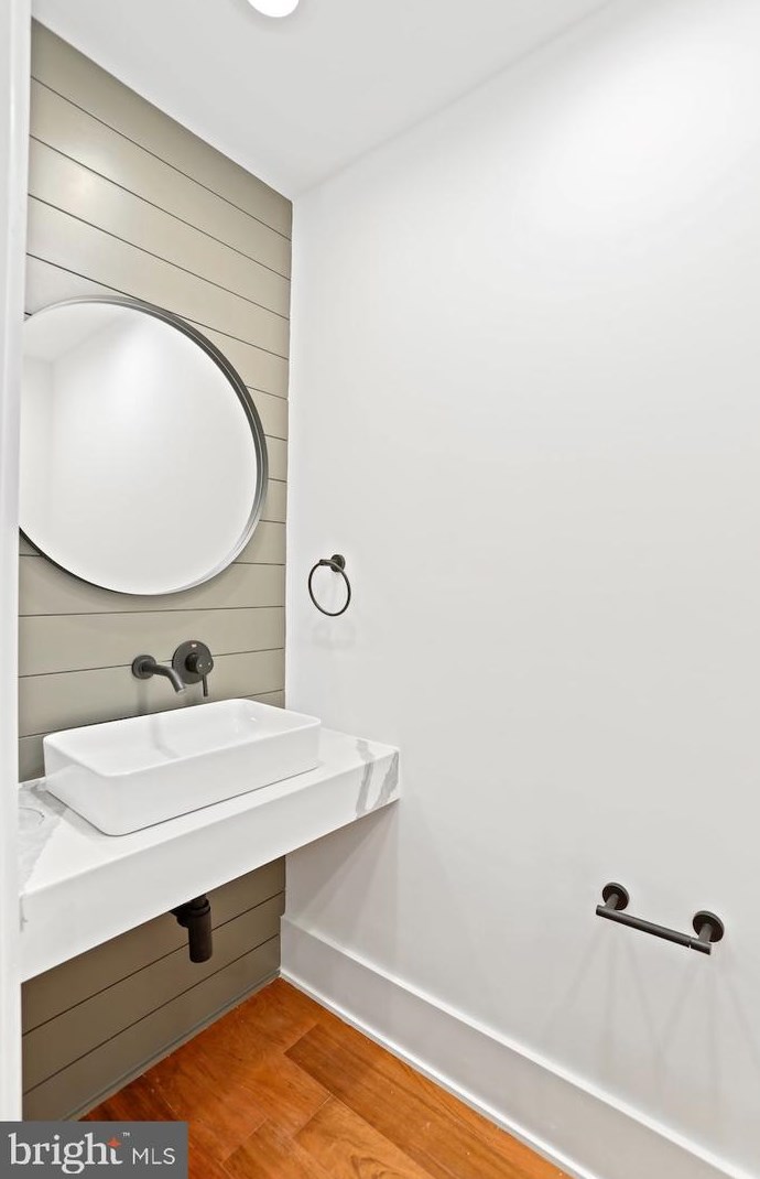 9585 Blake Park Ct, Fairfax VA  22031-1135 exterior