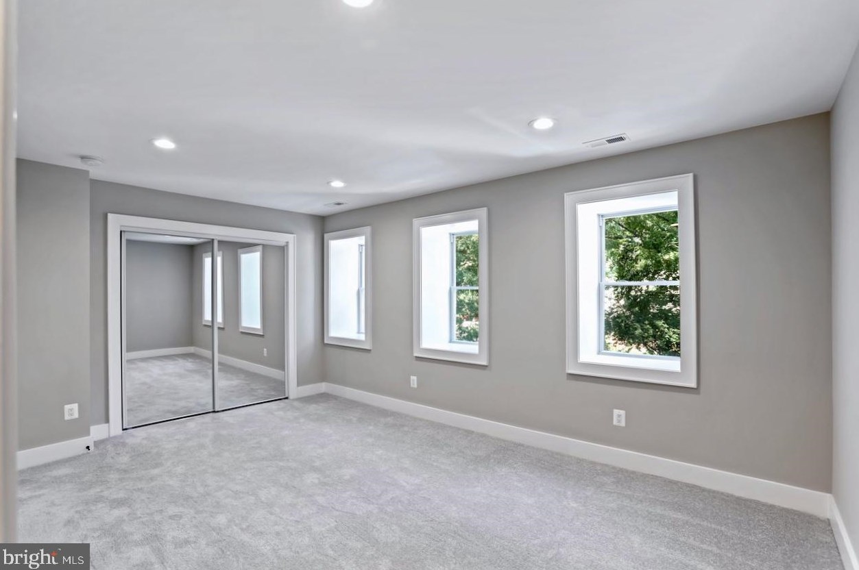 9585 Blake Park Ct, Fairfax VA  22031-1135 exterior