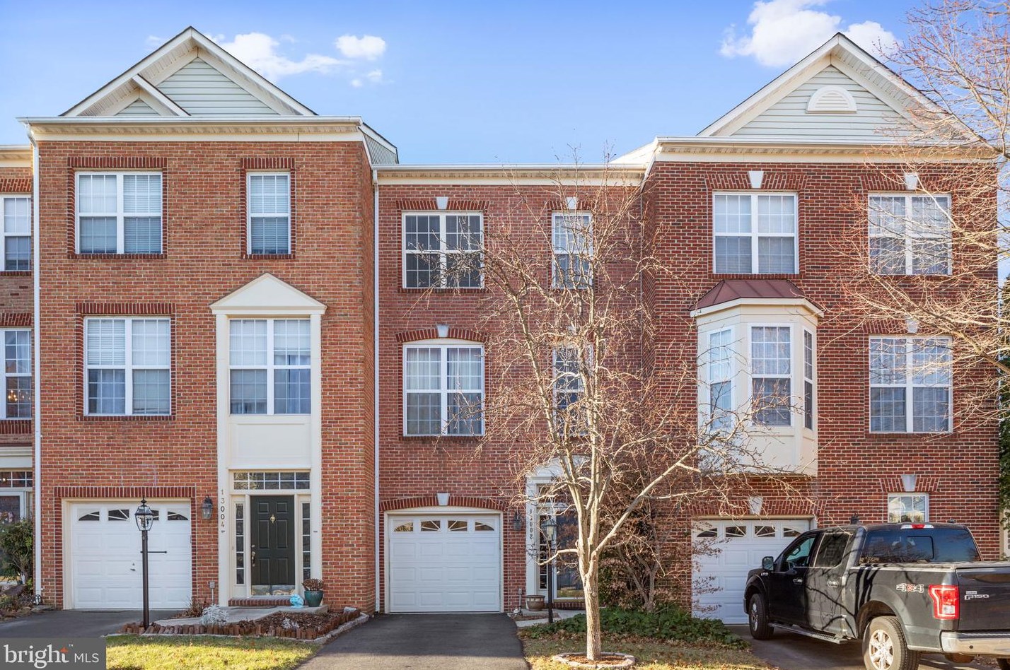 13002 Park Crescent Cir, Herndon, VA 20171