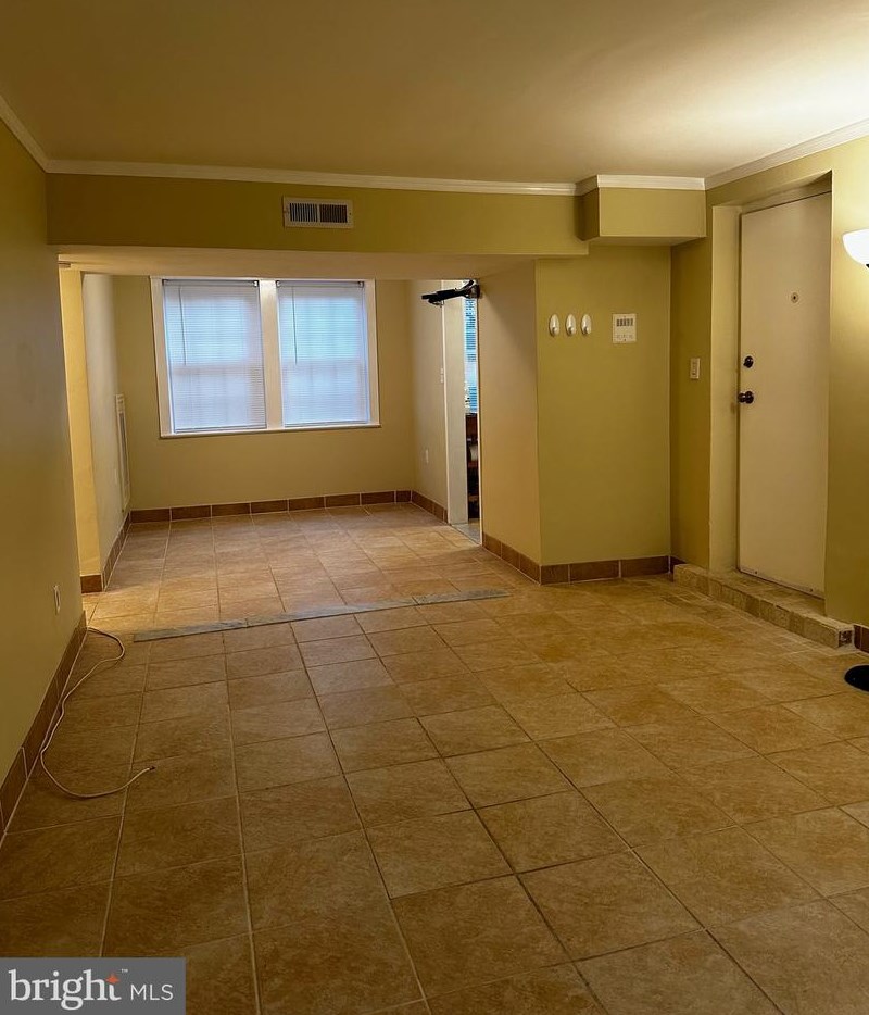 6509 10th St #j, Alexandria, VA 22307