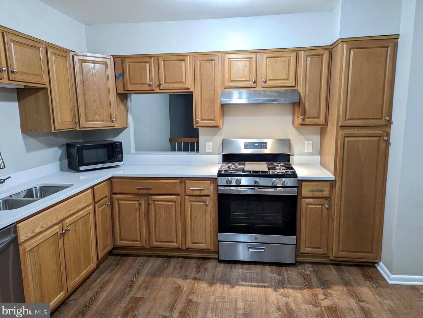 3049 White Birch Ct, Fairfax, VA 22031-1126