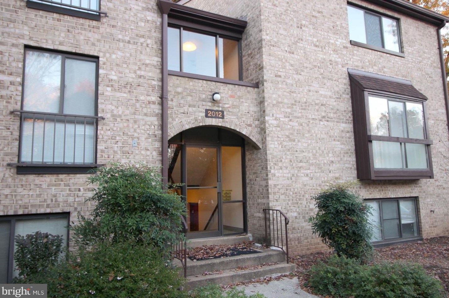 2012 Colts Neck Rd Apt 12a, Herndon, VA