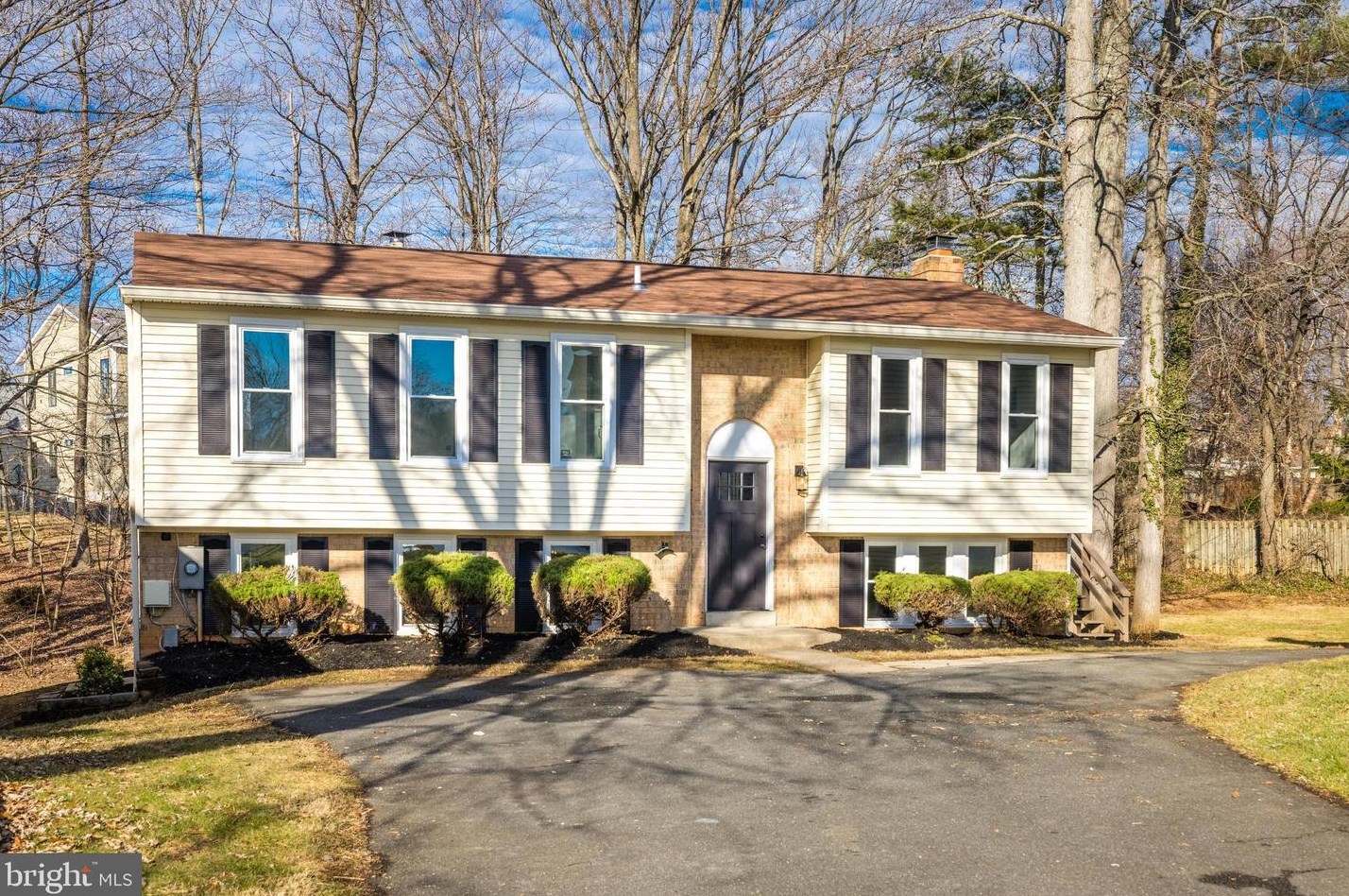 10452 Calumet Grove Dr, Fairfax, VA 22032-3801