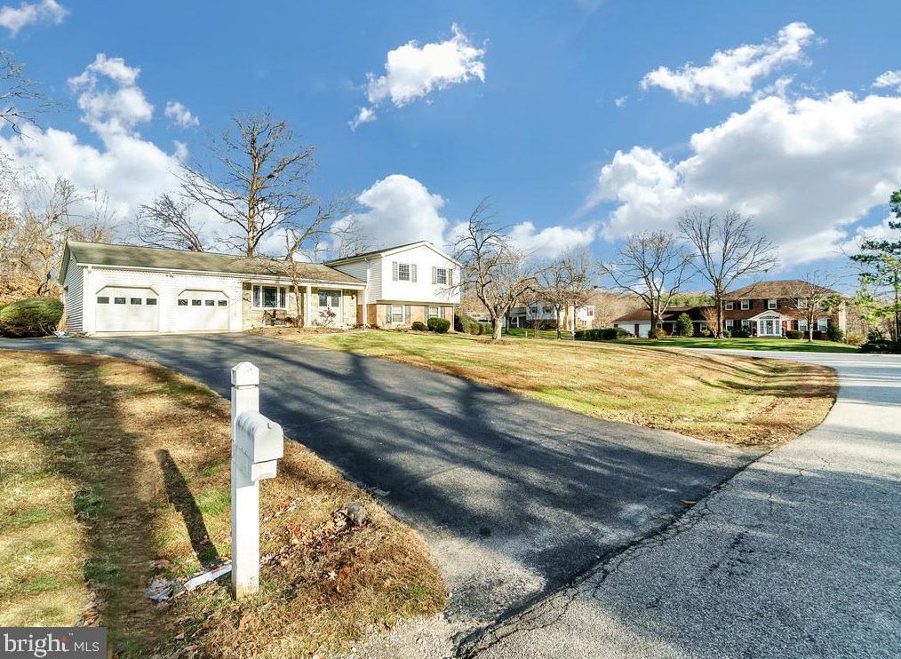 8100 Dayton St, Lorton, VA 22079