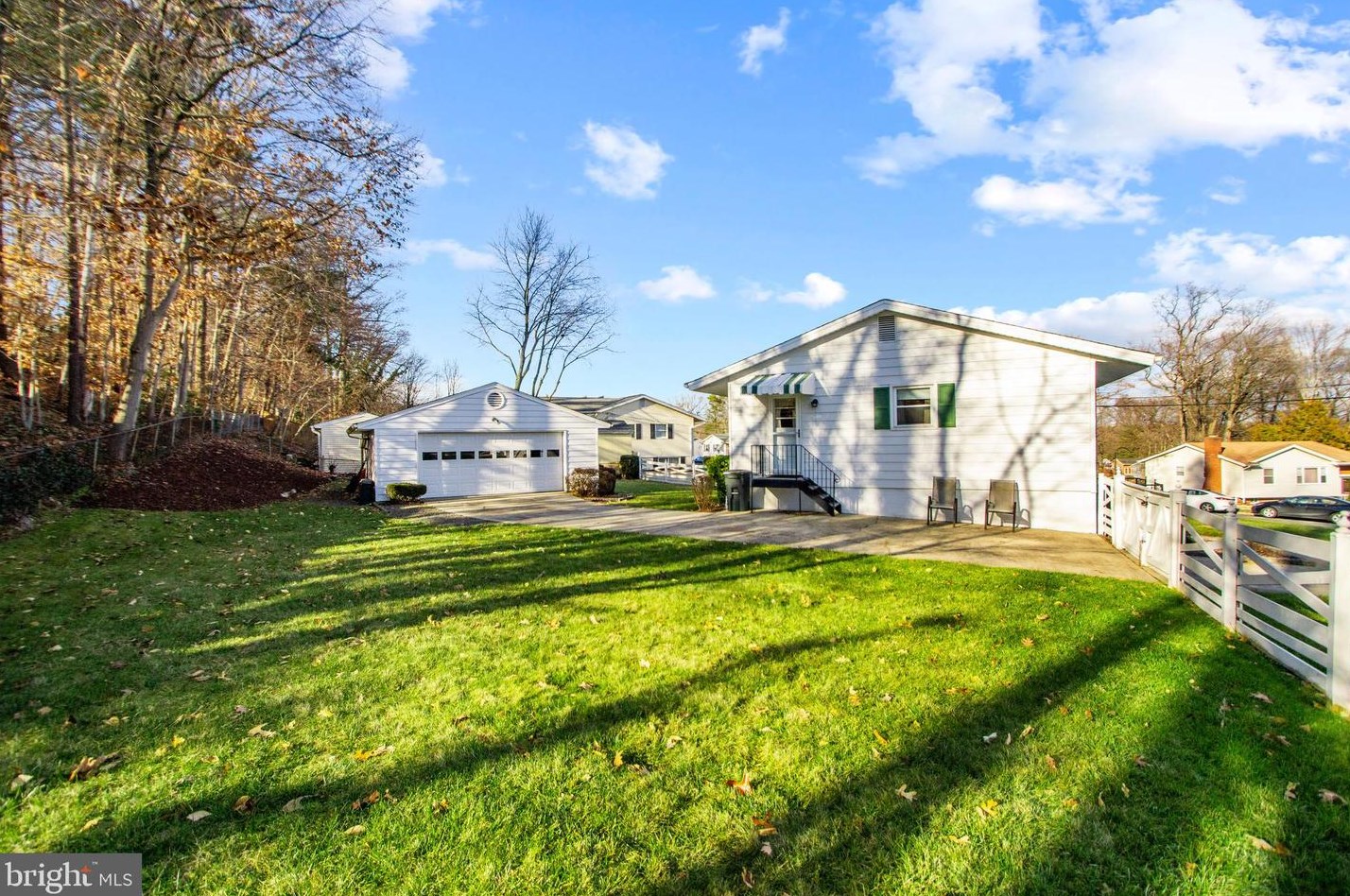 7612 Pollen St, Lorton, VA 22079