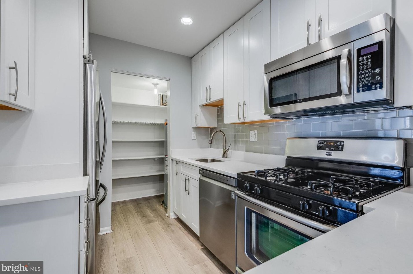 5808 Cove Landing Rd Apt 201, Springfield, VA 22015