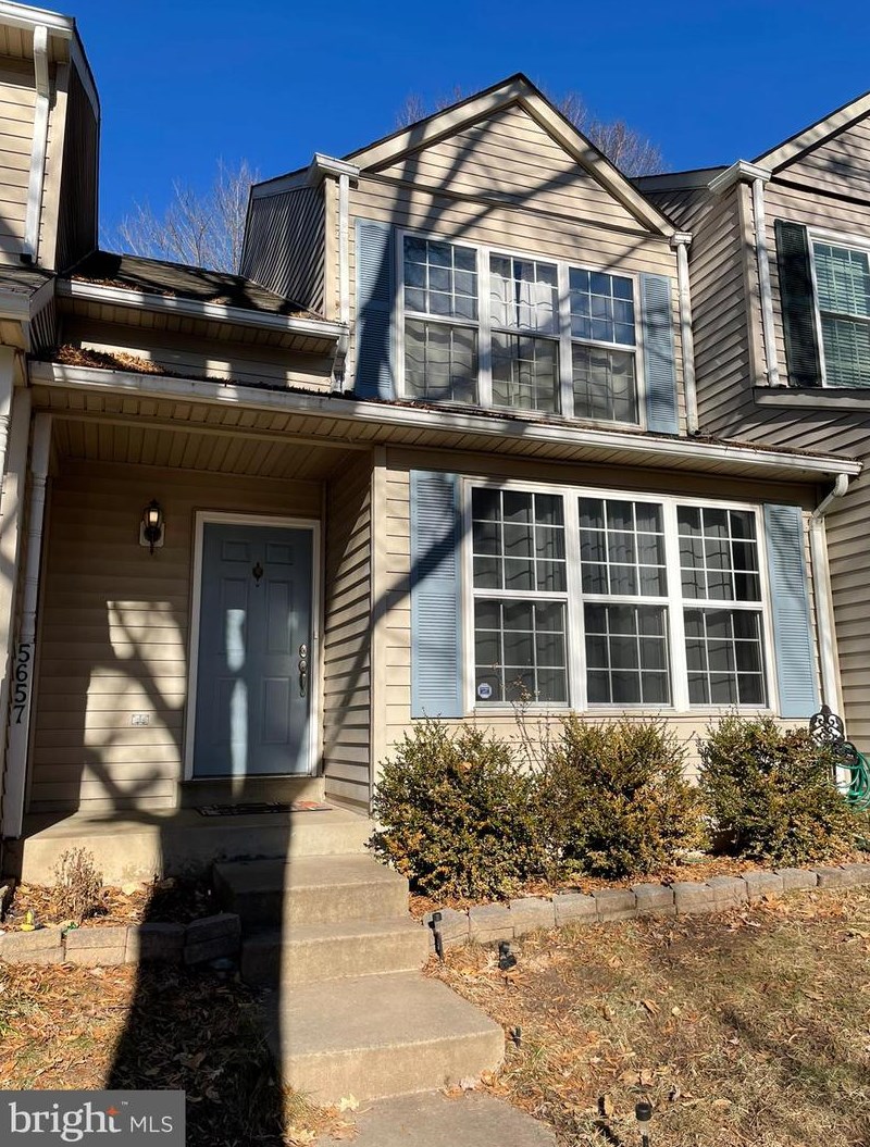 5657 Gosling Dr, Clifton, VA 20124