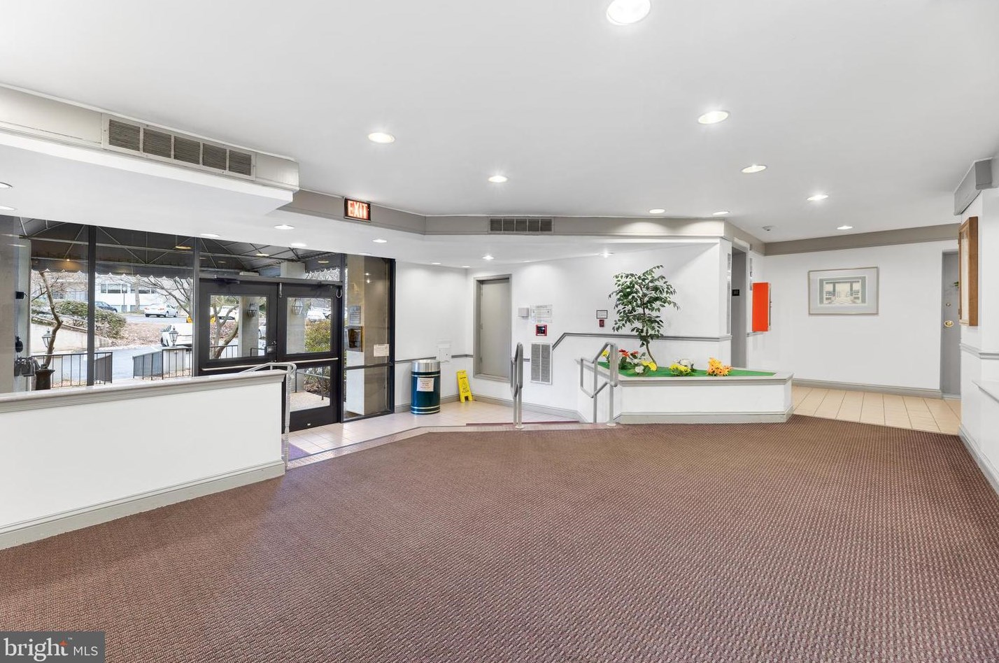 4420 Briarwood Ct N Apt 44, Annandale, VA 22003