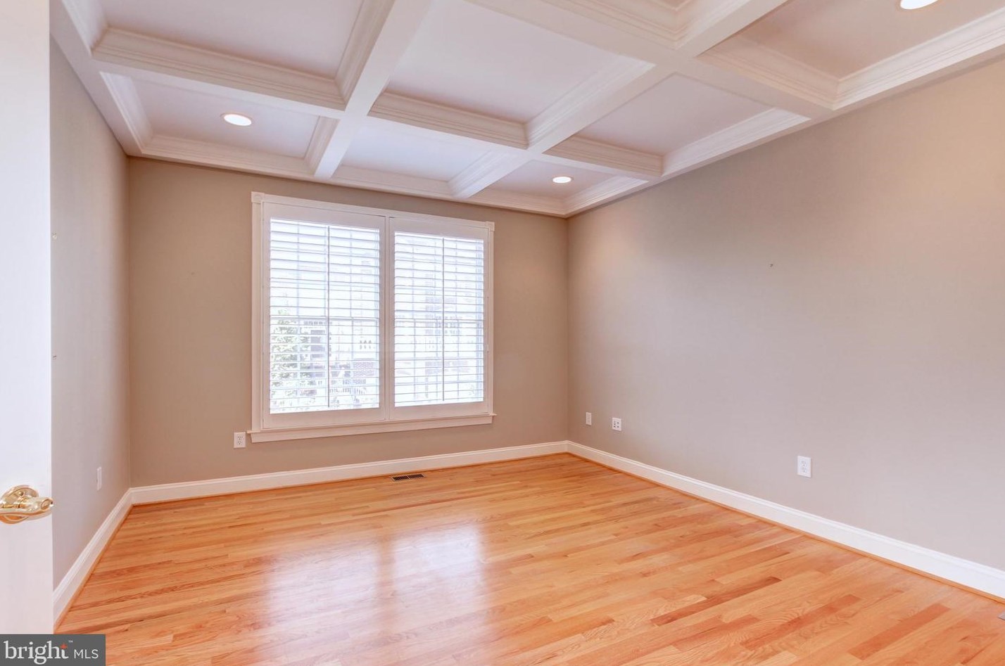 2217 Harithy Dr, Vienna VA  22027-1058 exterior