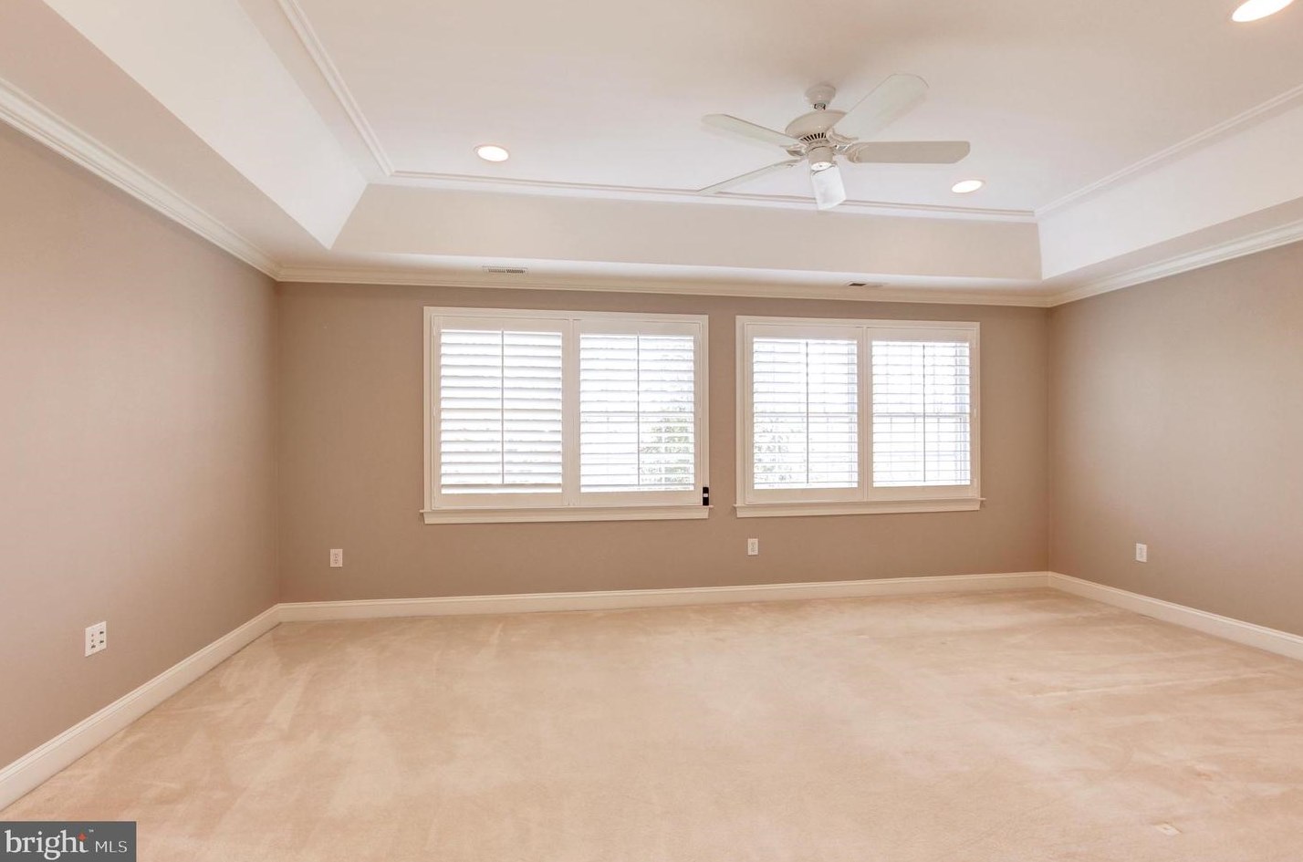 2217 Harithy Dr, Vienna VA  22027-1058 exterior