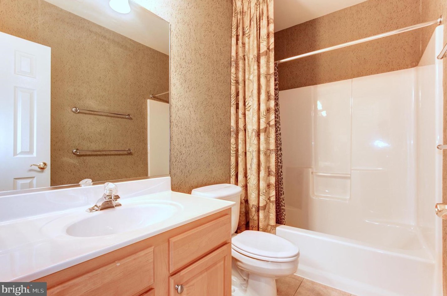 2217 Harithy Dr, Vienna VA  22027-1058 exterior