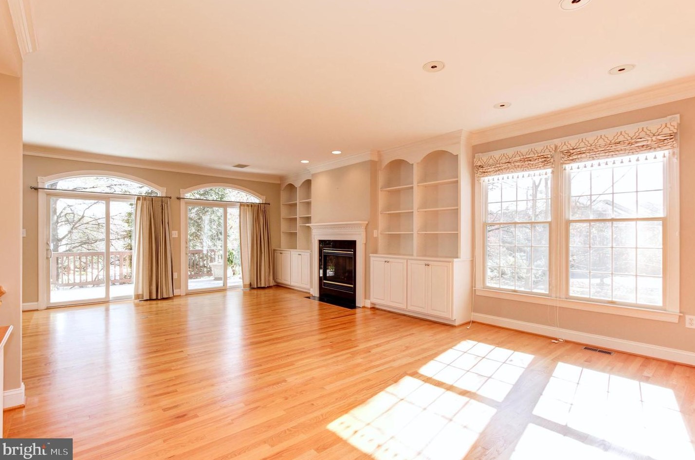 2217 Harithy Dr, Vienna VA  22027-1058 exterior
