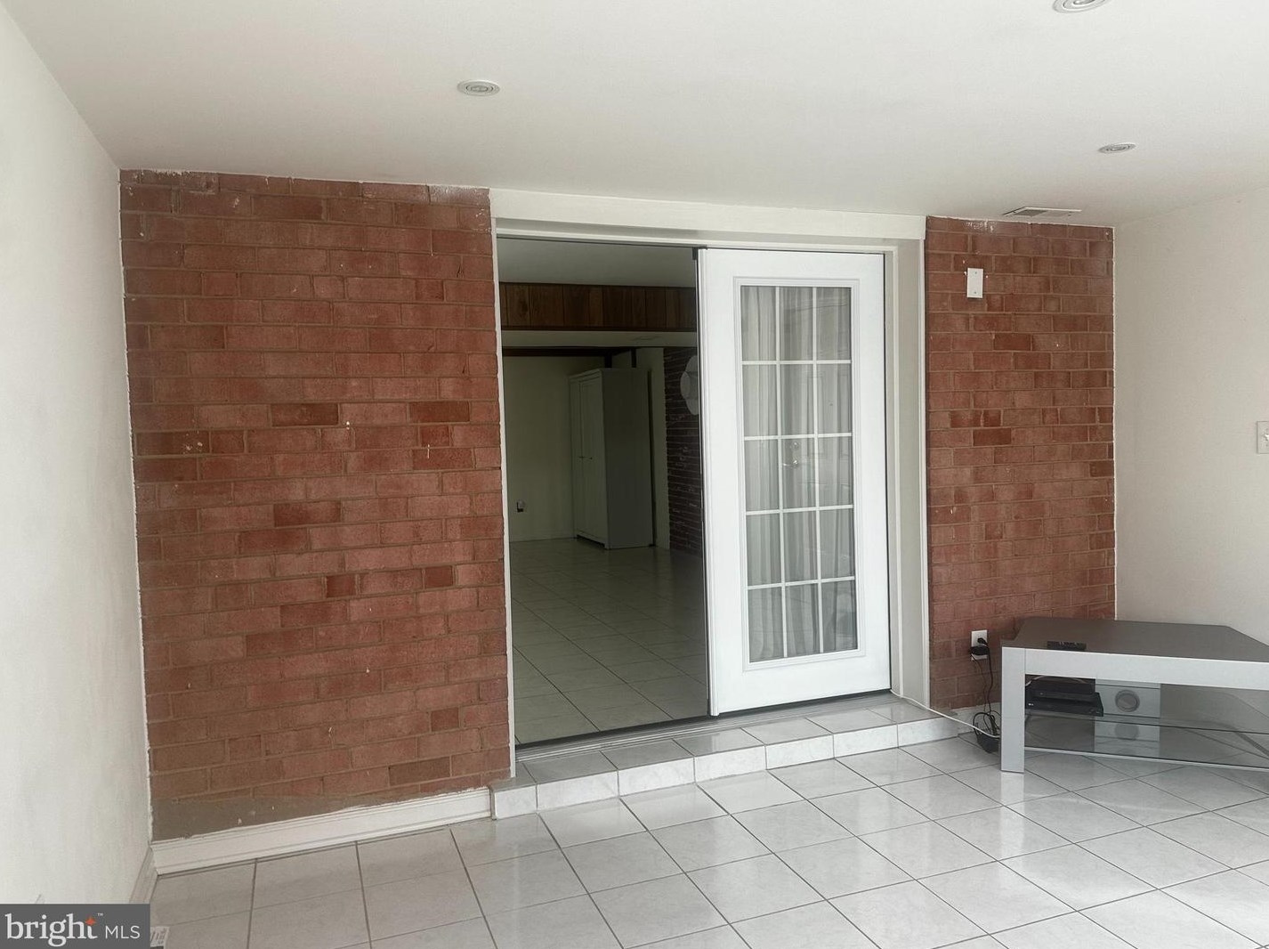 8111 Springfield Village Dr, Springfield, VA 22152