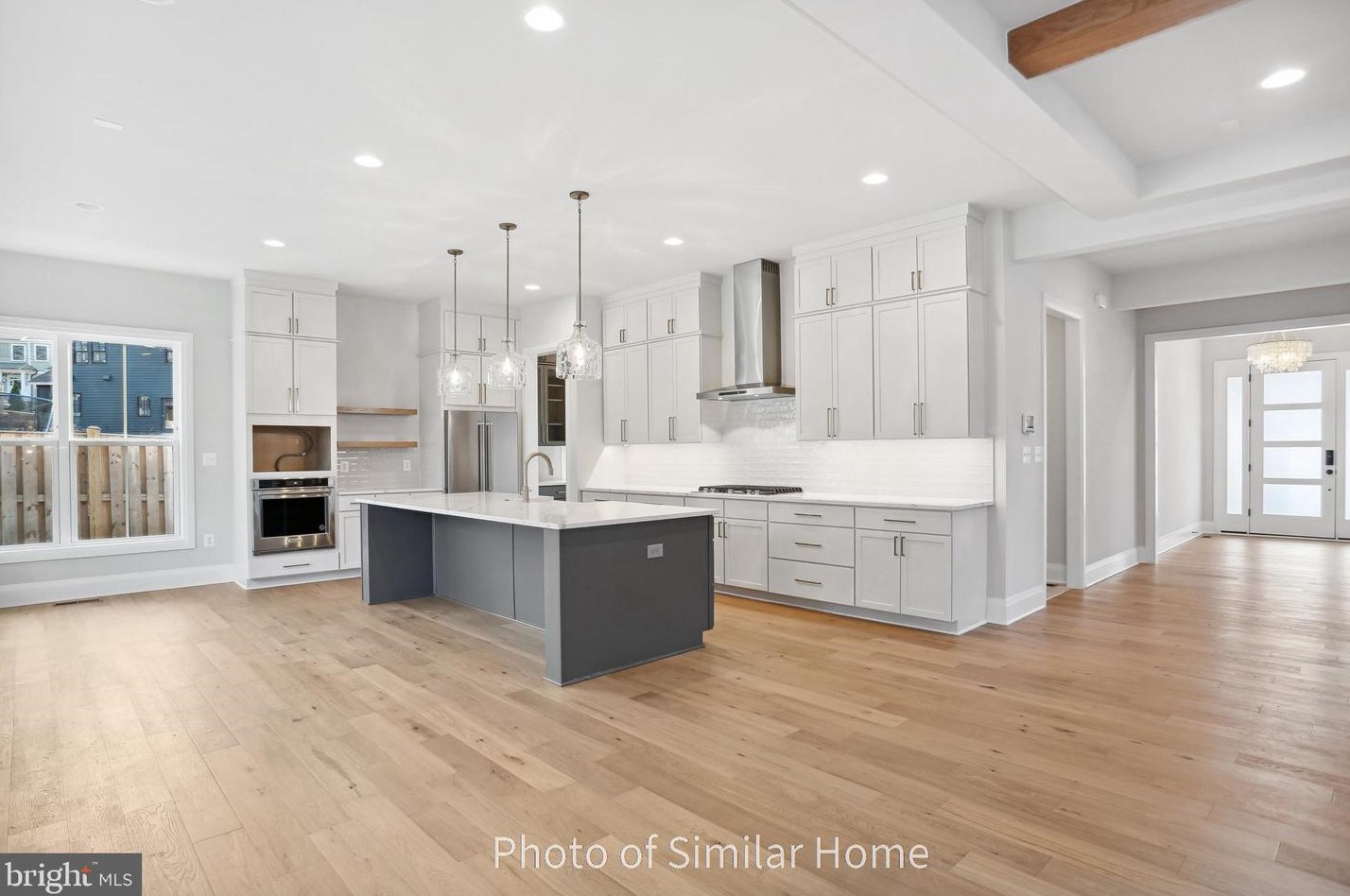 1002 Hillcrest Dr, Vienna VA  22180-6456 exterior