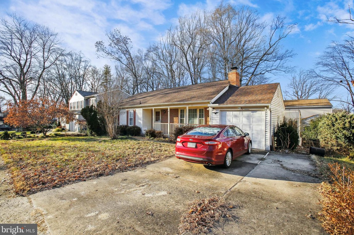 9002 Strattondale Ct, Springfield, VA 22015