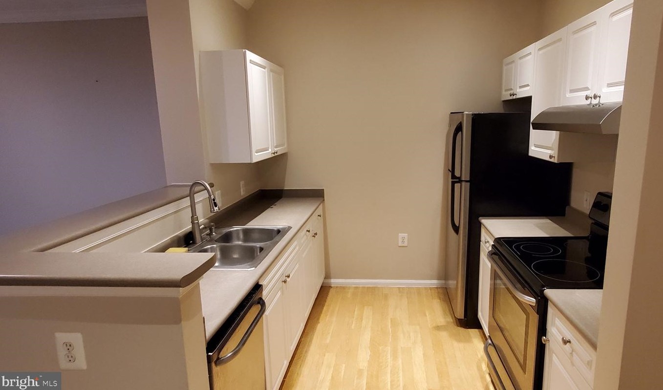 3015 Nicosh Cir #2305, Falls Church, VA 22042