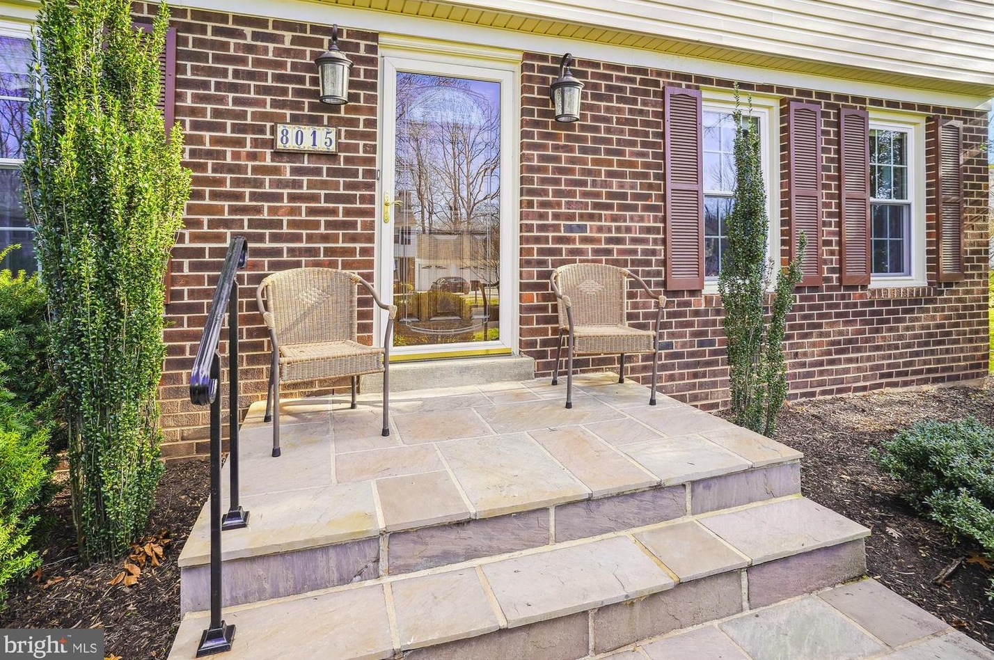 8015 Sunset Path Ct, Springfield, VA 22153
